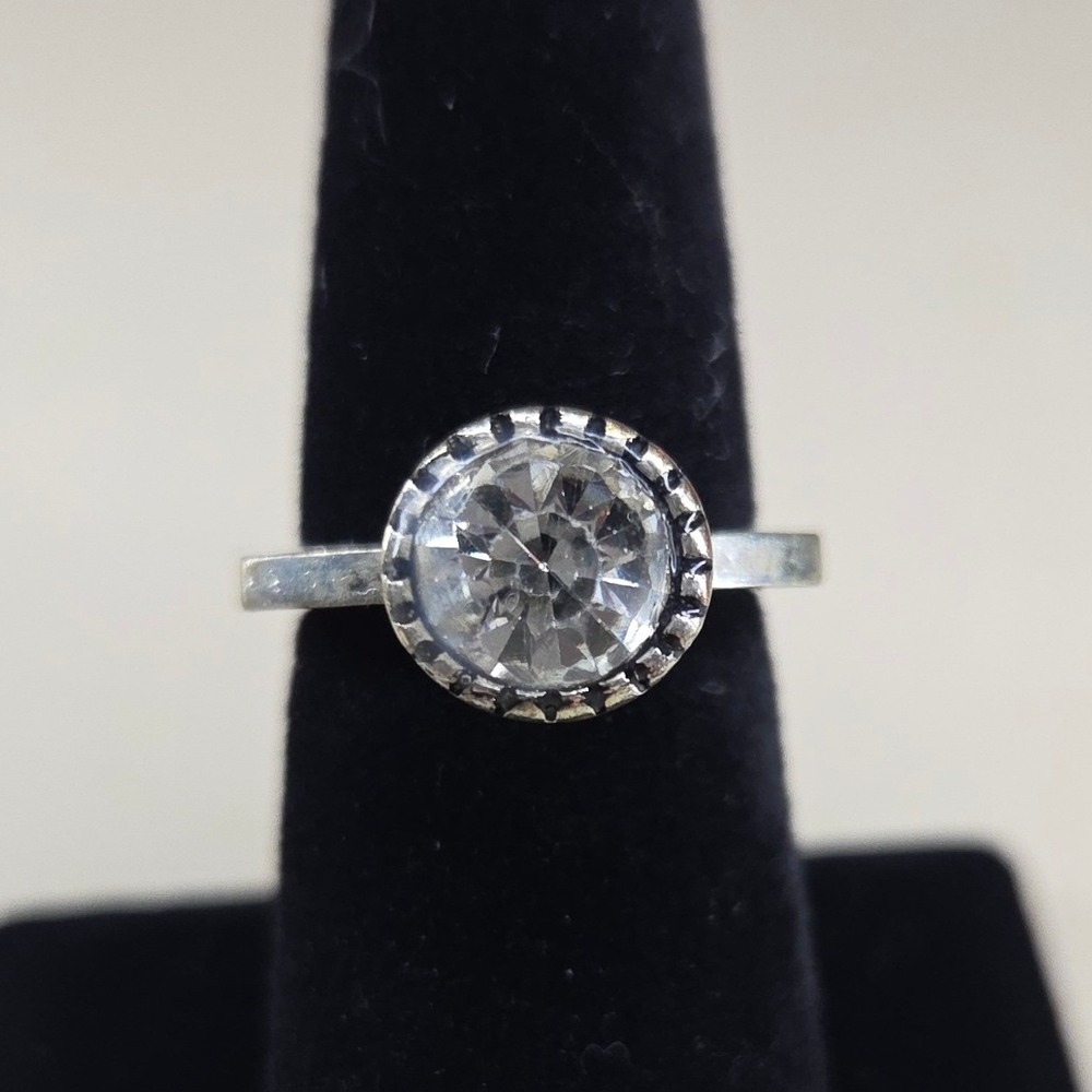 Vintage Style Silver Tone Round Solitaire Ring Clear Stone Size 7
